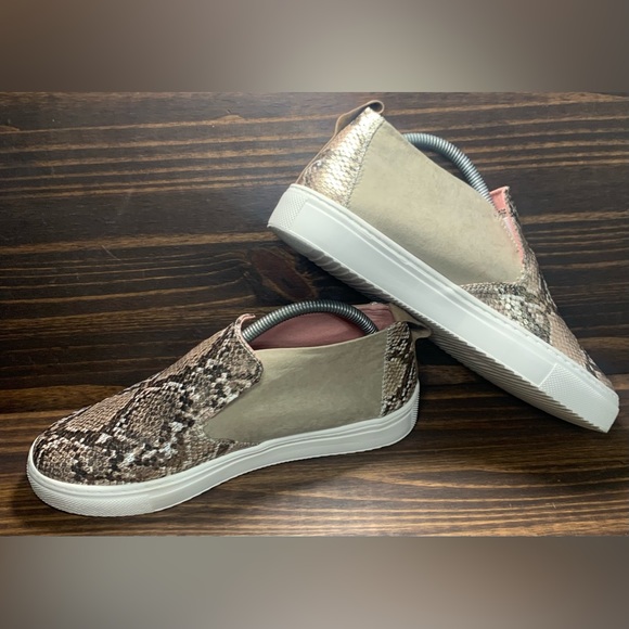 Hey Dude Peyton Womens Size 9 Shoes Snake Brown Athletic Sneaker Lightly Worn - Picture 4 of 10